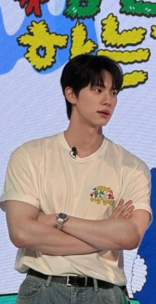 “채민이랑 등산 갈 사람?” 사진 풀리자 납득…이채민 190cm 피지컬 화제, 예능서 터진 반전