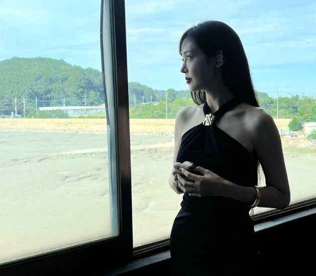 45세 성유리, 도대체 무슨 일이? 쌍둥이 맘인데 몸매가 말이 안 되네요