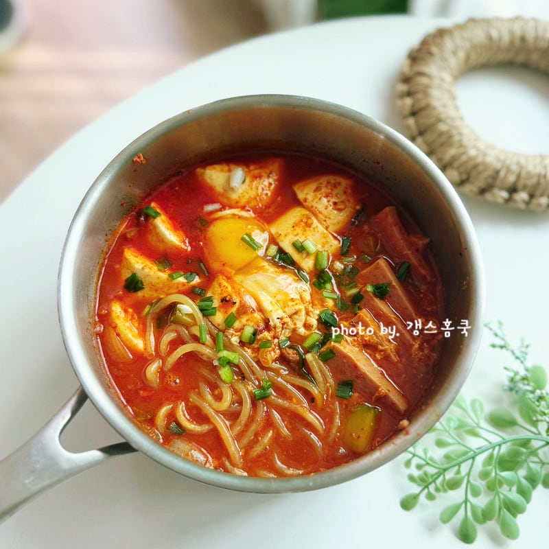 류수영 스팸 순두부찌개 레시피 비법 양념! 쫄면 순두부 끓이는법