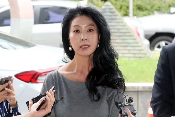 김부선 2억·빚 7000만 논란, 매달 300만원은 지원금일까 대여금일까