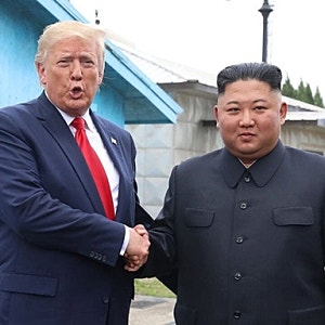 트럼프, 김정은과 재회담 추진11월 선전 APEC 계기 될까