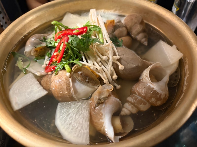 을지로골뱅이 사당역점 | 백골뱅이탕과 무침 포차감성 사당 맛집
