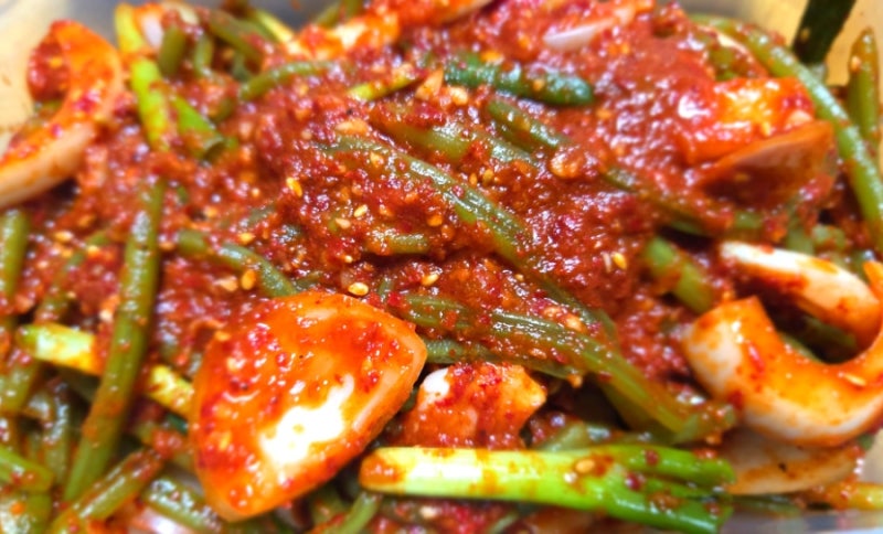 고구마순김치 만드는 법 아삭하고 맛있는 여름 별미 김치 황금레시피
