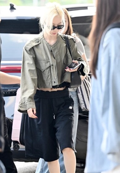 카리나 민낯이 뉴스가 된 날…그 사진 한 장 뒤에 숨은 3가지 맥락