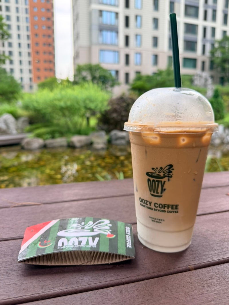 우지커피 딥 카페라떼 후기 ☕️ 저가커피 중에서 제일 자주 찾게 되는 메뉴