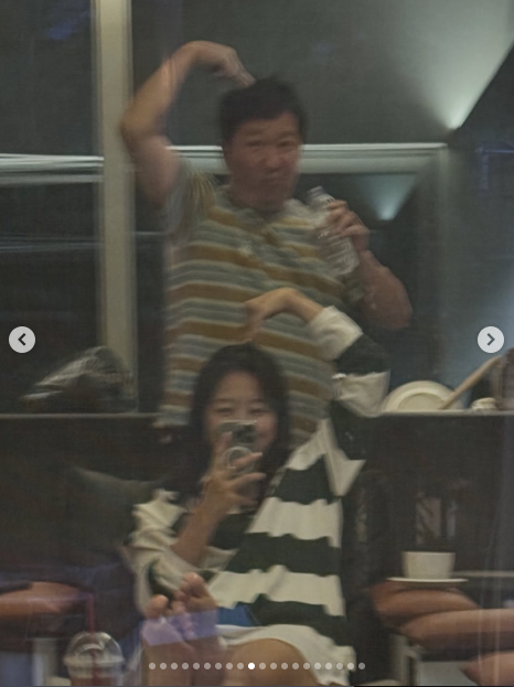 “기러기 아빠 끝났나”…정형돈, ♥한유라·쌍둥이 딸과 공개한 가족사진에 눈길