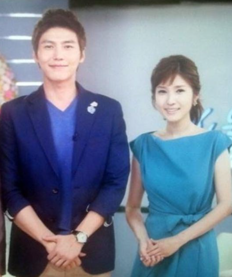 "2살 연하 미남배우와 뜨거운 공개연애 후 이별.." 3개월만에 정치인과 상견례, 초고속 결혼했....