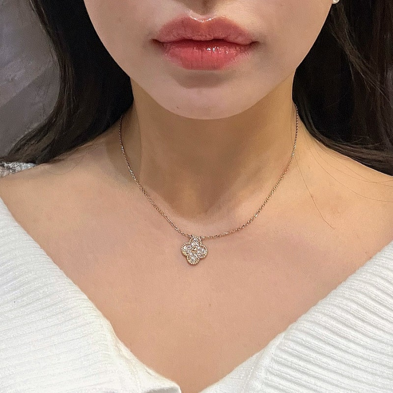 [여자 프로포즈 선물 추천] 반클리프 목걸이 기요세 & 빈티지다이아 30대 착용샷 가격