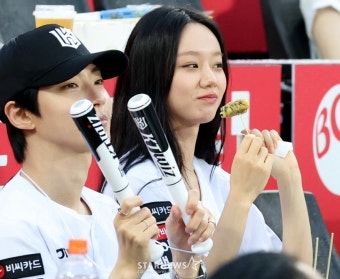 Hwang In-youp and Hyeri: "Aren't they dating?" They finally spoke out... The real story behind their baseball stadium outing