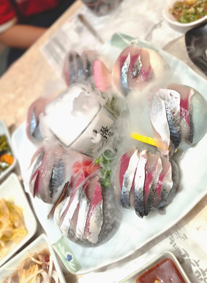 부산 여행 필수 코스! 해운대역 맛집 '한어부의 고등어사랑' 횟집, 완벽했던 고등어회