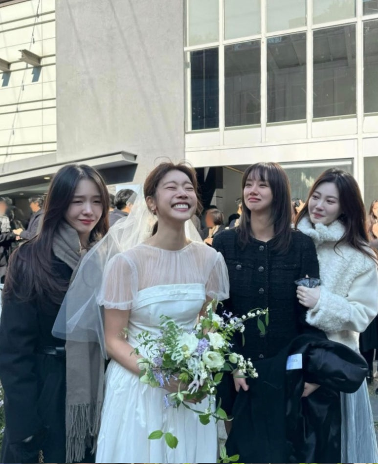 소진은 30만원대인데 혜리는 1300만원대 샤넬? 결혼식에서 드러난 뜻밖의 가격 반전
