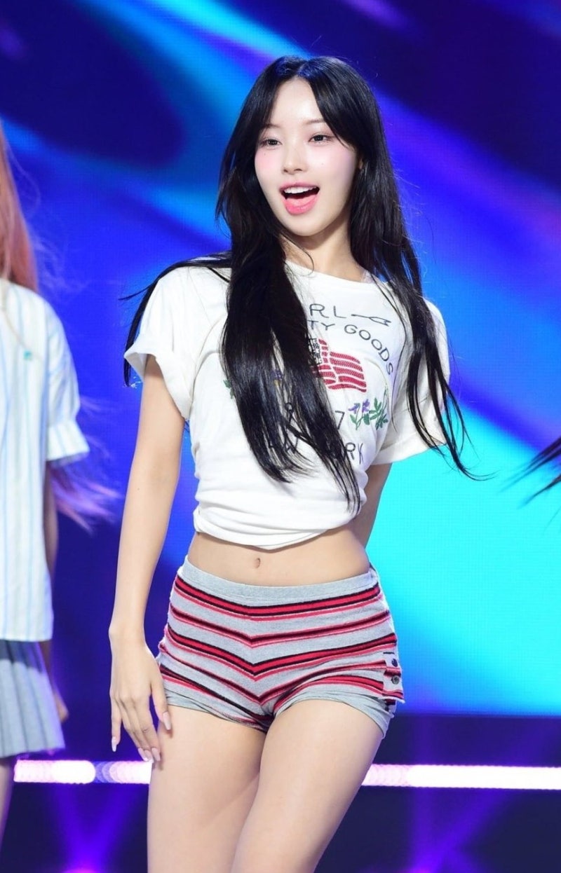 지민·장원영 밀어낸 이 아이돌…"실화냐" 커뮤니티 발칵 뒤집힌 순위표