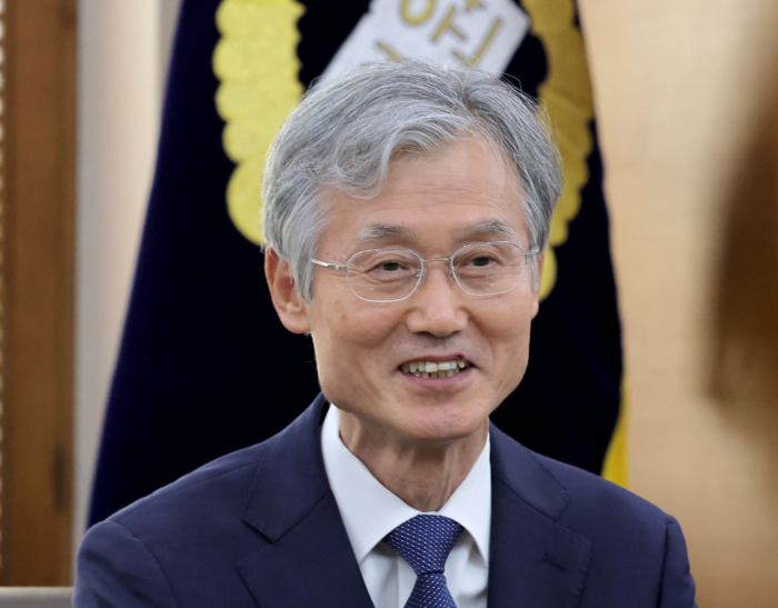 <b>조희대</b> 대법원장 '<b>서면 제청</b>' 논란, 뭐가 문제인가