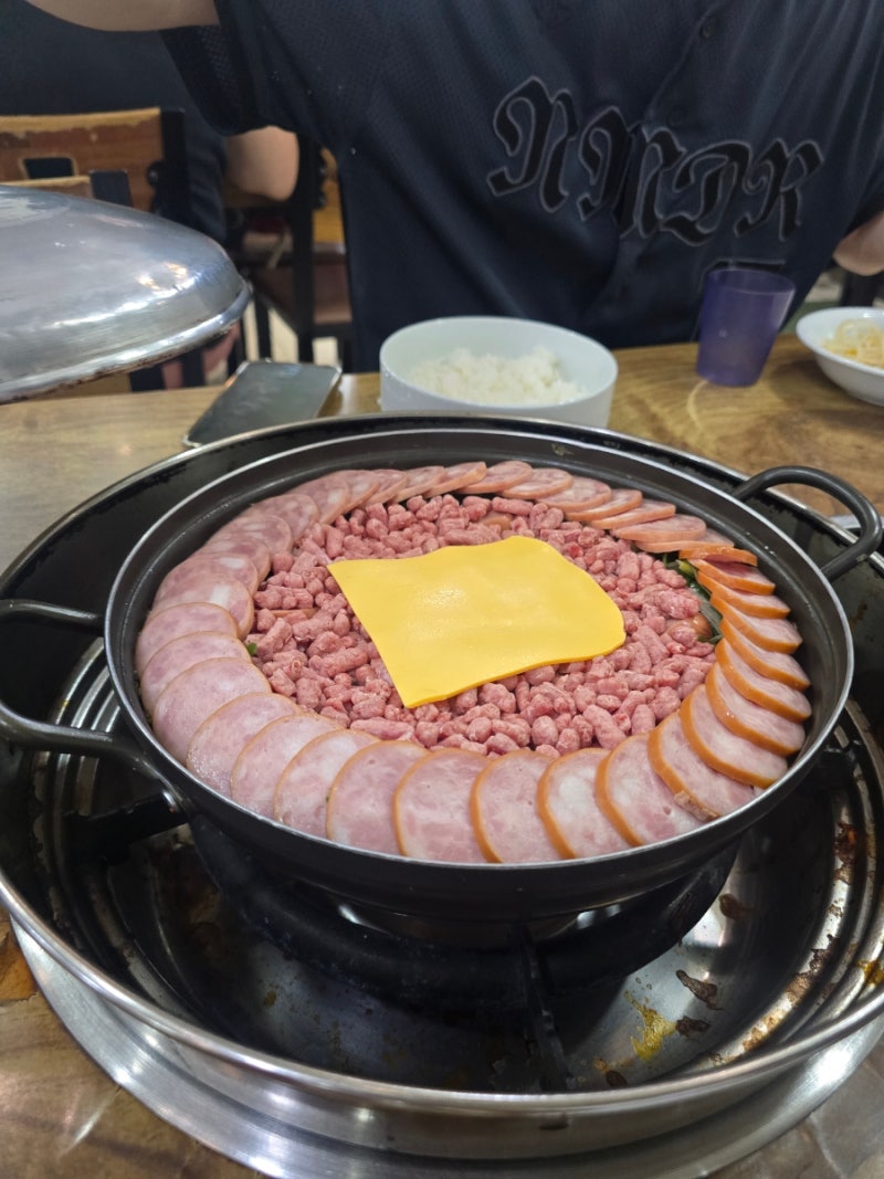 [수원 맛집] 이나경송탄부대찌개 육식맨 다녀간 웨이팅 부대찌개 후기