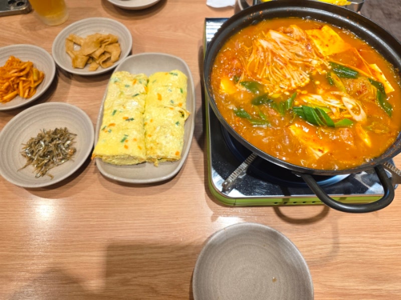 비스트로 분당김치찜 정자점 - 한끼 식사하기 좋은 김치찌개 맛집