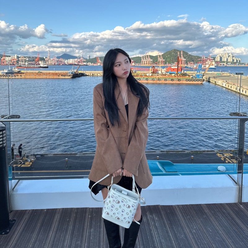가을 여자 블레이저 추천 무신사 스탠다드 우먼 스웨이드 자켓 코디