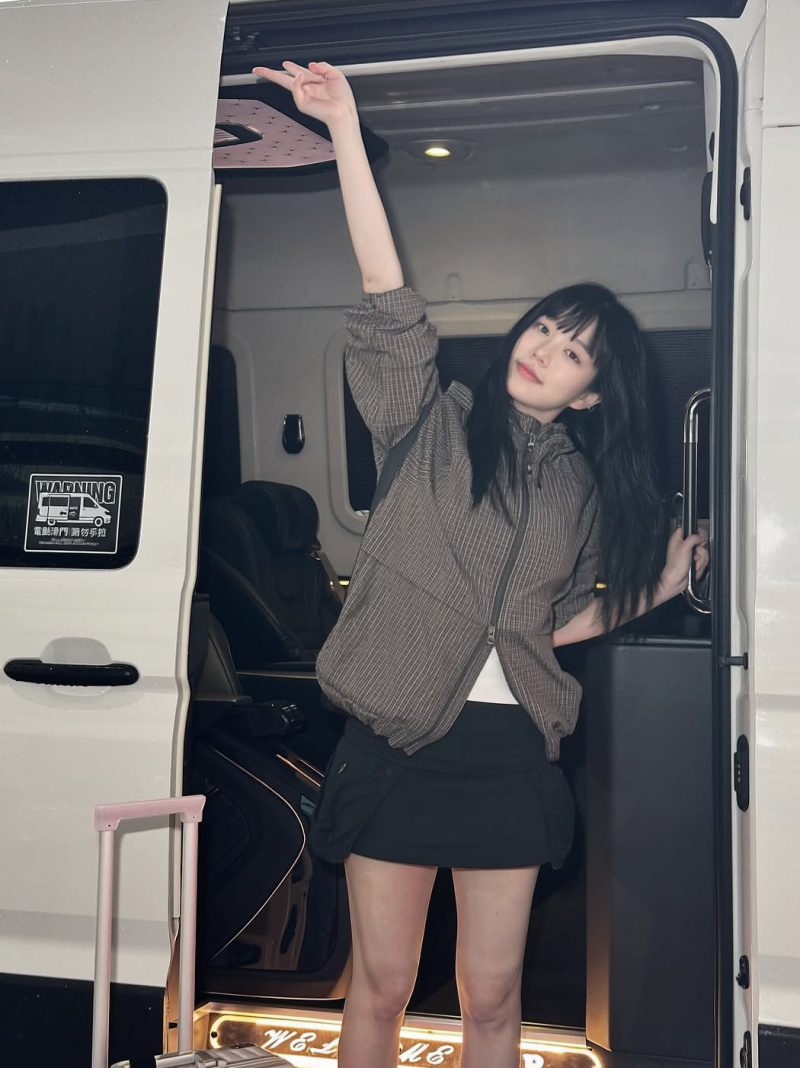 가을에 입기 딱 이유비 바람막이 어디꺼 ? 뉴발란스제품이라고 ?!!!