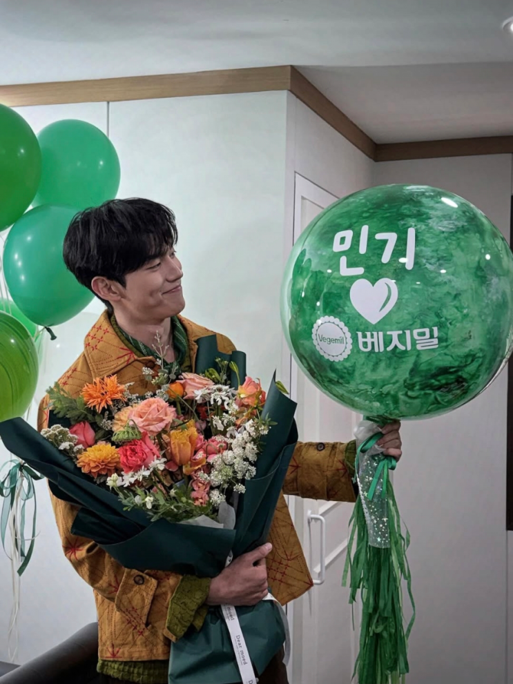 <b>홍민기</b> 공식입장 <b>스토킹</b> 허위사실 유포 법적대응: 소속사 전여친의 ....