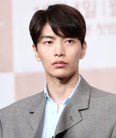 이민기 세무조사 41세 배우 안경 하나로 인상이 바뀐 진짜 배경, 법인 비용처리 논란까지 완....