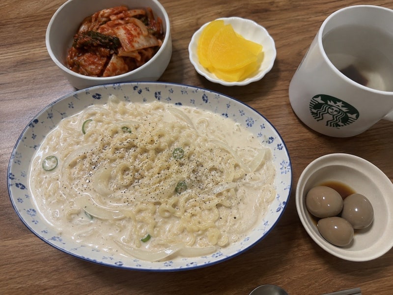 사리곰탕 파스타 만들기 청양고추 넣은 매콤 꾸덕 원팬 크림파스타 레시피