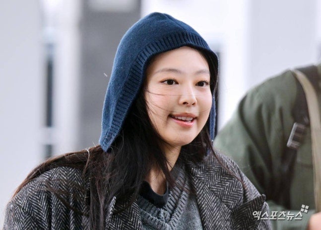 제니 의상 사고 영상 논란에 결국 법적 대응…소속사 “악의적 편집·가공, 선처 없다”