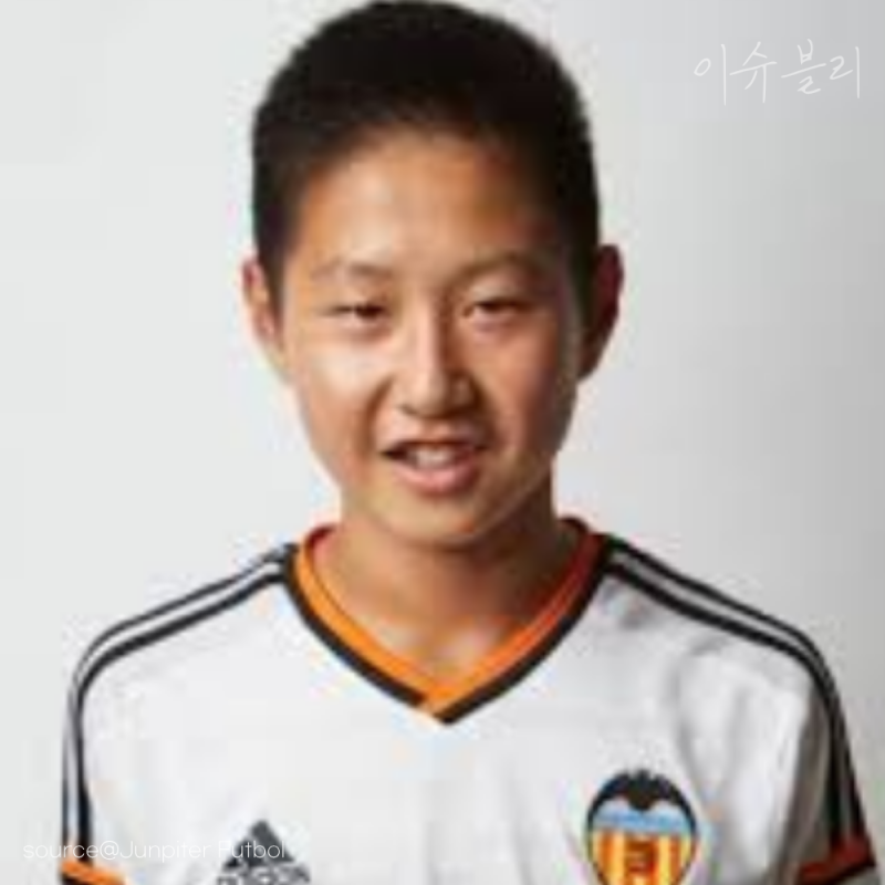20살에 10년 몸담은 팀을 떠나야 했던 축구천재, 5년 뒤 ‘7번’ 달고 돌아왔다
