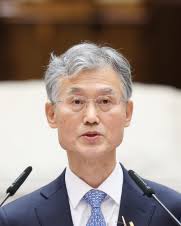 [이슈 분석] <b>조희대</b> 대법원장, ‘사전 협의’ 관행 깨고 <b>대법관</b> 서면....
