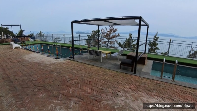 Yeosu Pet-Friendly Pension: A Healing Review of 'Dasibom Pension' with Stunning Ocean Views and a Rooftop