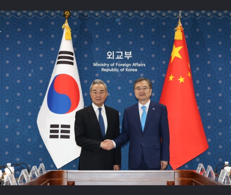“<b>왕이</b> 5년 만에 한국 왔다…<b>한반도</b>에 무슨 변화가 시작되나?”