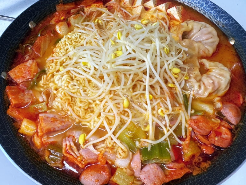 집에서 초간단 햄가득 송탄식 부대찌개 레시피