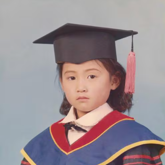 '남학생들이 구름처럼 몰려왔다'... 너무 예쁜 얼굴때문에 롯데리아 알바 짤린 연예인