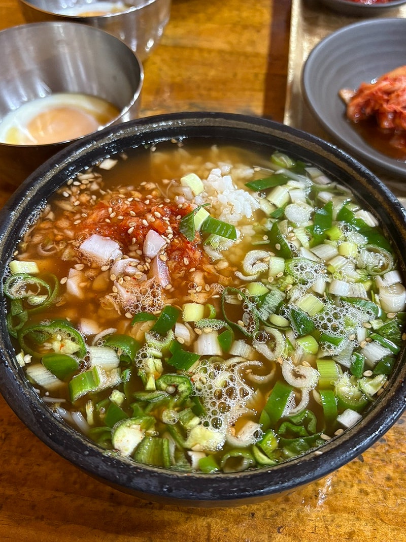 광주 상무지구 챔필 원정 맛집 별미집 콩나물국밥