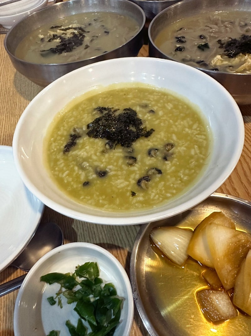 [제주 중문 맛집] 비린 맛 제로! 고소함에 반한 '중문수두리보말칼국수' 아침 식사 솔직 후기