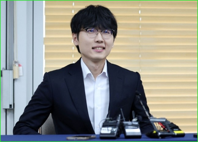 신진서 몽백합배 8강 진출, 중국 7명 속 첫 우승 도전