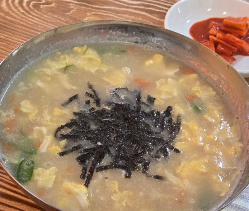 해운대맛집 30년 노포 분식집 에버그린에서 쫄우동 땡초김밥 먹어봄