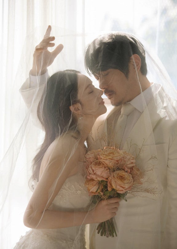 KCM 와이프 방예원, 국적·직업 뭐길래? 15년 만에 웨딩드레스 입은 사연