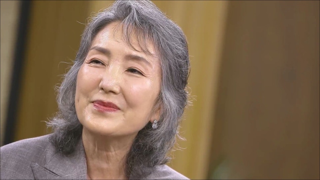 <b>이휘향</b>, <b>촬영</b> 중 <b>기저귀</b> 착용 공개, 스태프도 몰랐던 한 달