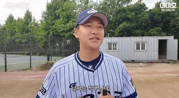 두산 레전드 홍성흔 아들, 알고 보니 좌완투수? 목동 마운드서 터진 화제의 순간