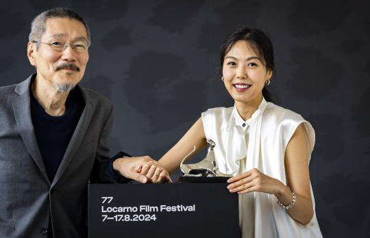 “출산 이후 급노화?”김민희 2년 만 근황 화제, 로카르노 영화제 패션