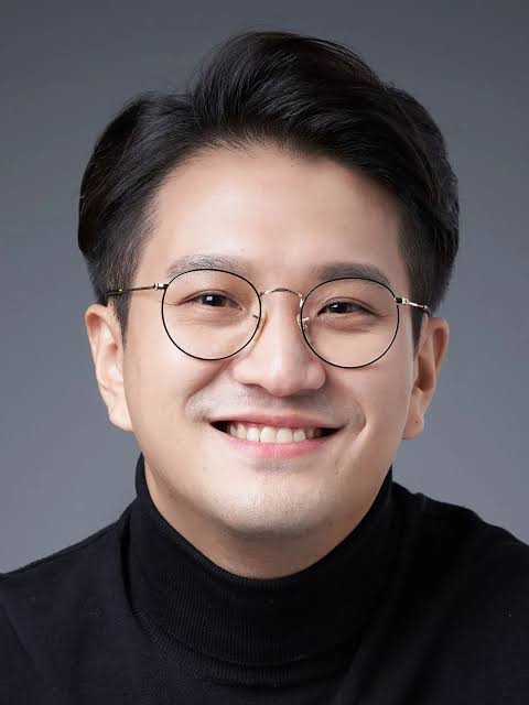 <b>전용기</b>, 30대에 원내지도부까지…청년 정치인에서 재선 <b>의원</b>이 되기....