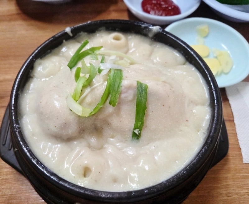복날은 지났지만.. 신길 최고 맛집이라는 몸보신 제대로 시켜주는 원조호수삼계탕