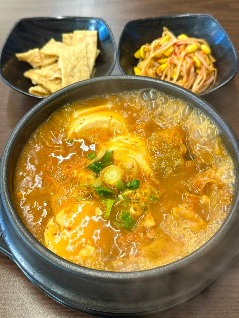 잠실 혼밥 김치찌개 맛집 오모리찌개 내돈내산 재방문후기