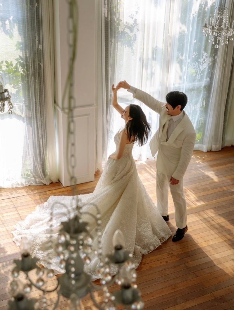 뉴진스 민지 닮은 KCM 와이프, 세 아이 엄마였다…15년 만에 입은 웨딩드레스