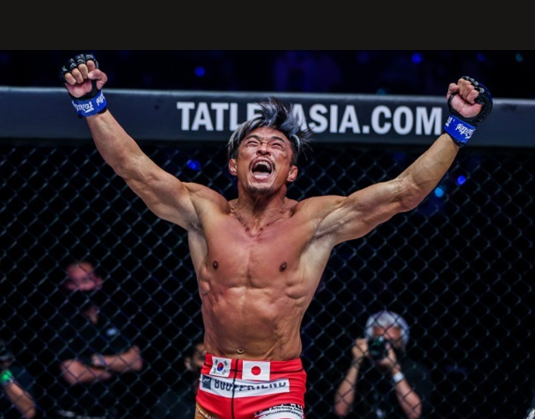 "51살에 피터지게 싸운다" 공식 경기 앞두고 방송 중단한 파이터