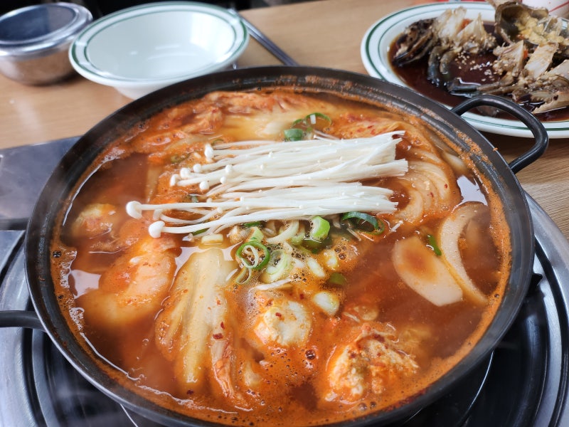 태안 몽산포 해수욕장 맛집｜천수만꽃게장 본점, 게국지부터 간장게장까지 13명 솔직후기