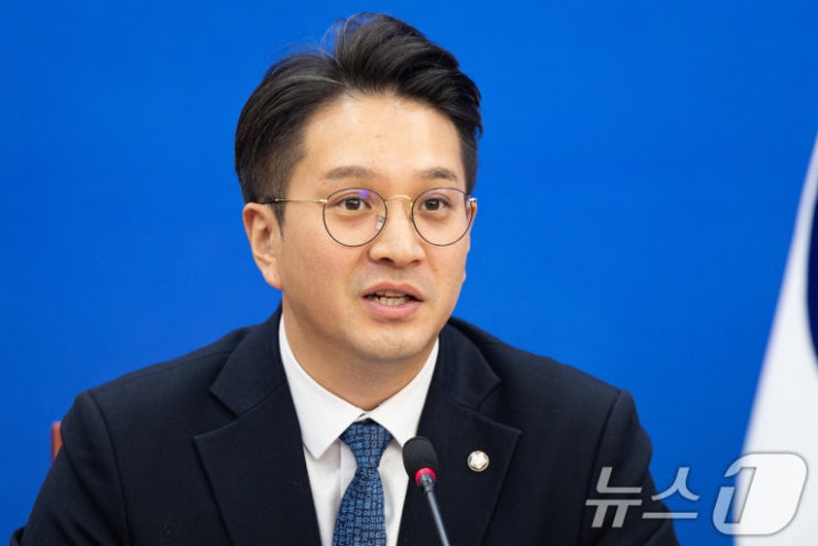 <b>전용기 국회 의원</b> 프로필 고향 학교 선거 이력 지역구 의정 활동 청....