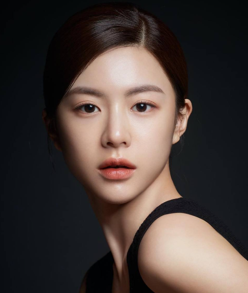 '성형한 줄' 고윤정, 몰라보게 달라진 얼굴…성형 아니었다, 딱 3가지 바꿨더니