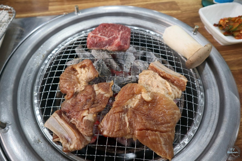 시골 감성과 야외 가든 느낌 물씬, 돼지고기, 소고기 가릴 것 없이 정말 맛있는 양양 맛집 고....