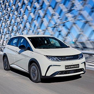 BYD 돌핀 가격 2,450만원? 307km 전기차 직접 살펴봤습니다