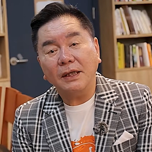"바보가 만든 영화라더니"...19년 만에 심형래 디워2로 대반전